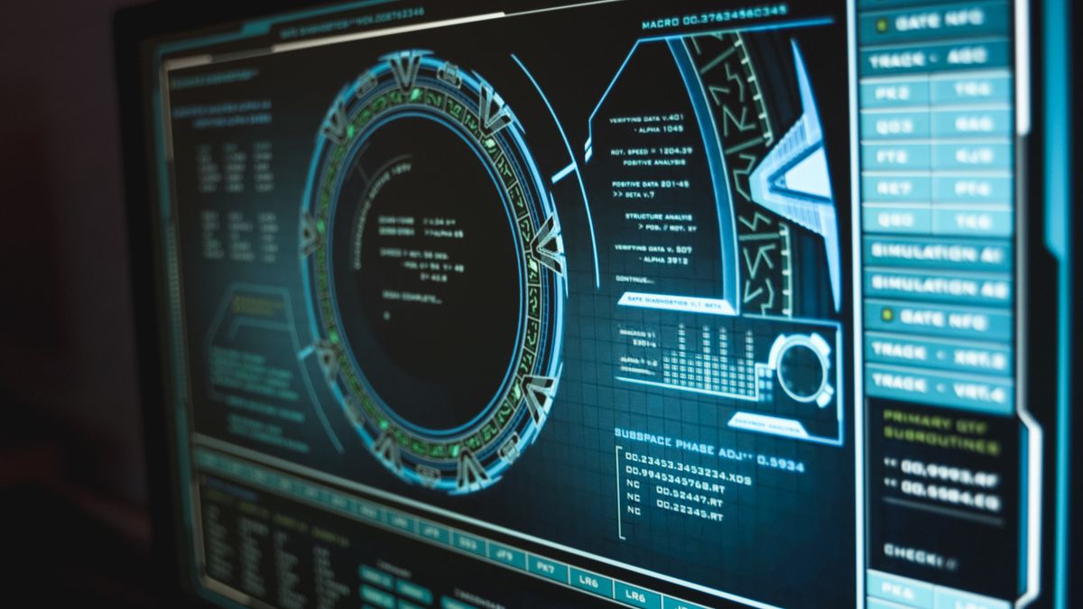 Pantalla con datos cifrados que representa integridad y trazabilidad digital. ¿Qué es el respaldo con hash y por qué vuelve verificable lo que viste? — Compuasociados.